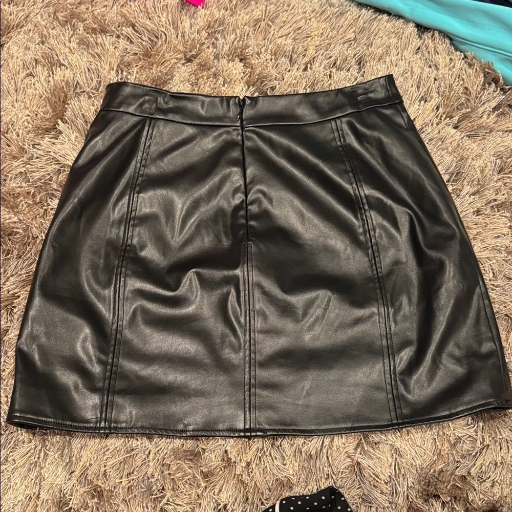 Buddy Love Black Star Leather Mini Skirt - Picture 3 of 5